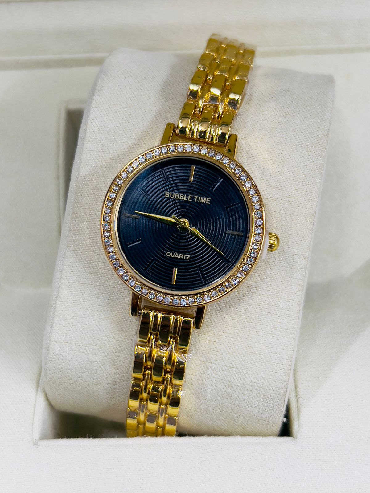 ALIÉRO Luxury Golden Ladies Watch