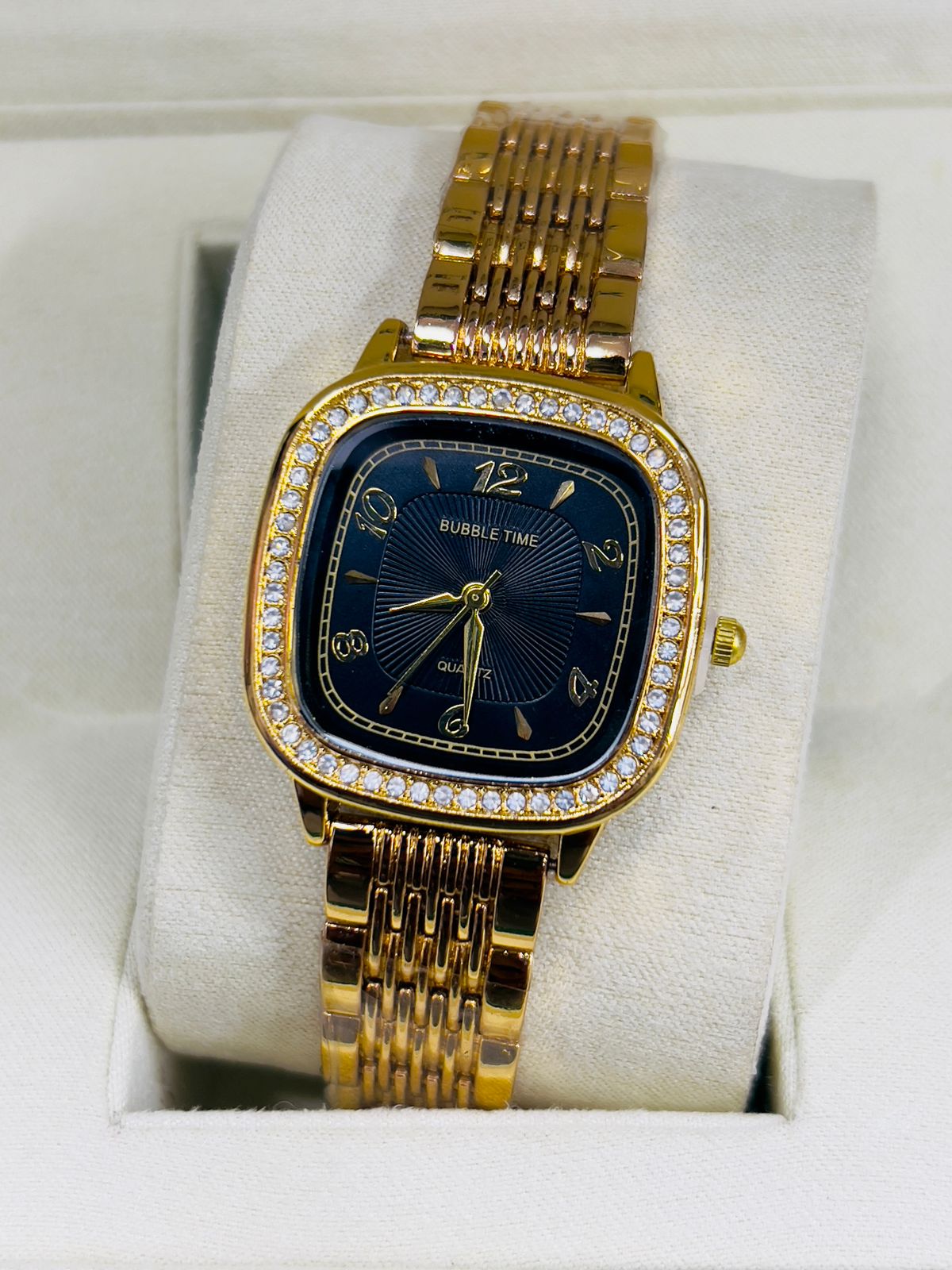 ALIÉRO Luxury Golden Ladies Watch